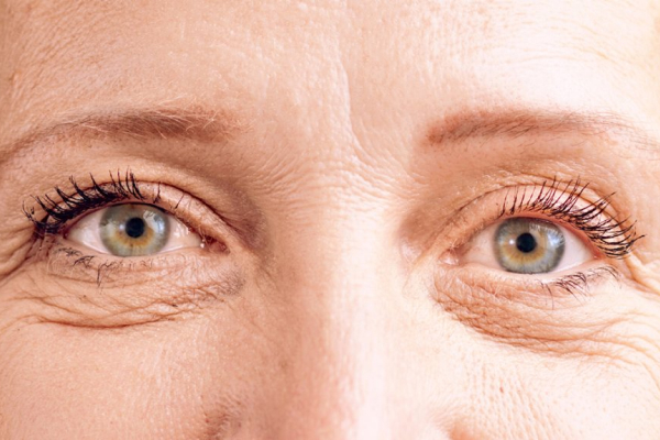 Drenaje de quistes en párpados